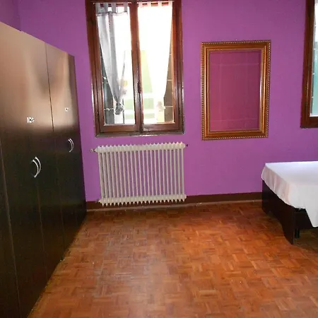 Emeralds Guesthouse Гостевой дом