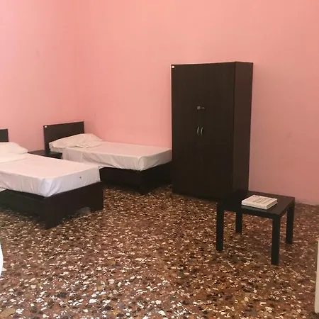 Emeralds Guesthouse Pensión